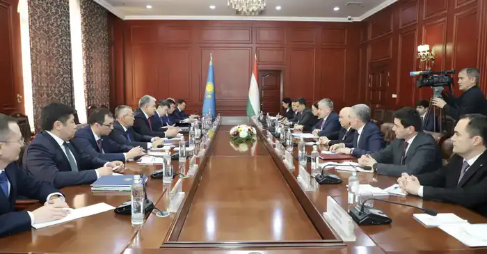 Казахстан и Таджикистан обсудили укрепление политического диалога и подписали программу сотрудничества на 2026-2028 годы Астане