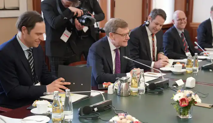 Главы МИД Казахстана и Германии провели встречу в Берлине (2)