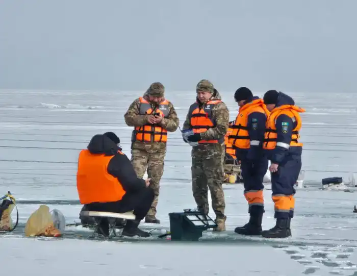 Патрулирование водоёмов продолжается: сотрудники Департамента по ЧС напоминают о безопасности на льду Астане