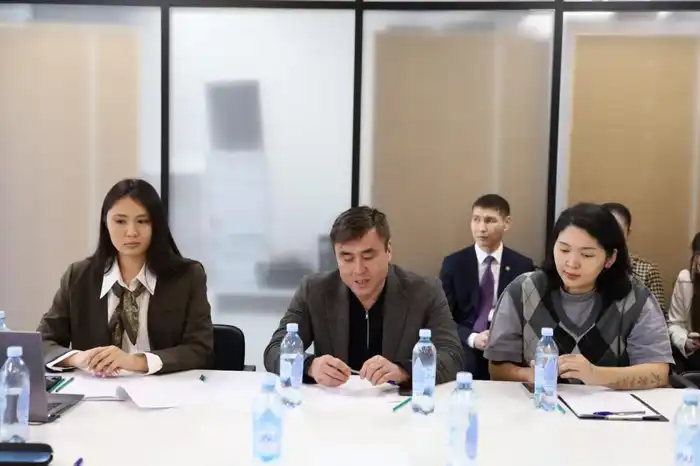 Обсуждение роли гражданского общества в конституционных изменениях: вовлечение населения и поддержка молодежи в Астане Астане