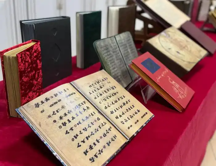 Выставка редких рукописей VIII–XIX веков в Алматы: сокровища древних языков Астане