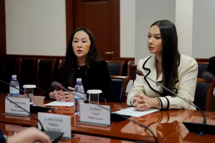 Рабочая встреча министра туризма Казахстана с вице-президентом Air Astana по привлечению туристов Астане