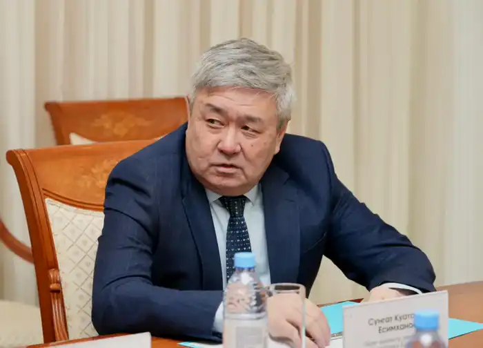 Министр энергетики обсудил с экспертами стратегию развития ТЭК и реформу топливного рынка (3)