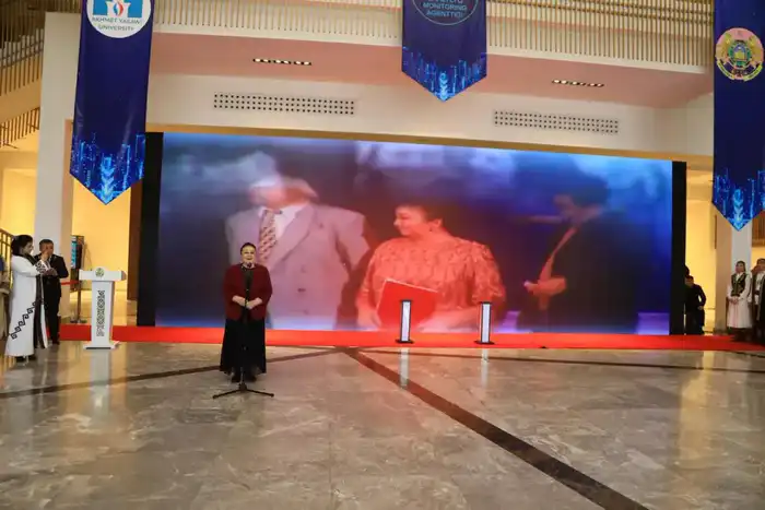 В ТУРКЕСТАН ПРИЕХАЛА ПРОСЛАВЛЕННАЯ АКТРИСА МЕРУЕРТ УТЕКЕШОВА, СЫГРАВШАЯ КЫЗ ЖИБЕК (4)