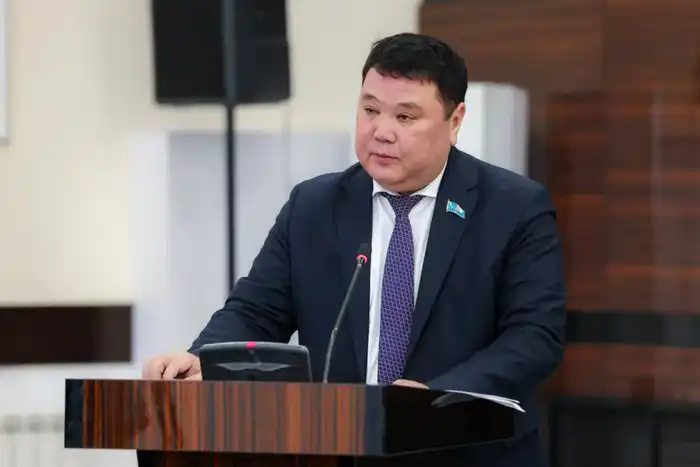 В АКИМАТЕ ШЫМКЕНТА ОБСУДИЛИ ПРОЕКТ НОВОЙ КОНСТИТУЦИИ РЕСПУБЛИКИ КАЗАХСТАН (3)