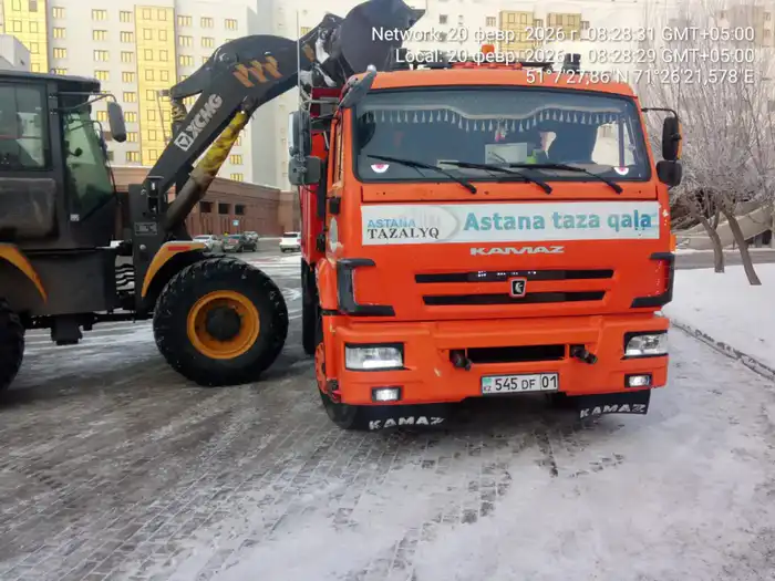 Более 1 500 единиц спецтехники задействованы в снегоуборочных работах в Астане (5)