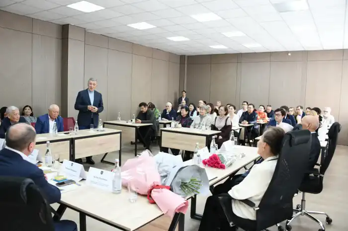 К 90-летию профессора Кенеса Жуманова в КазНУ открыты новые образовательные пространства (4)