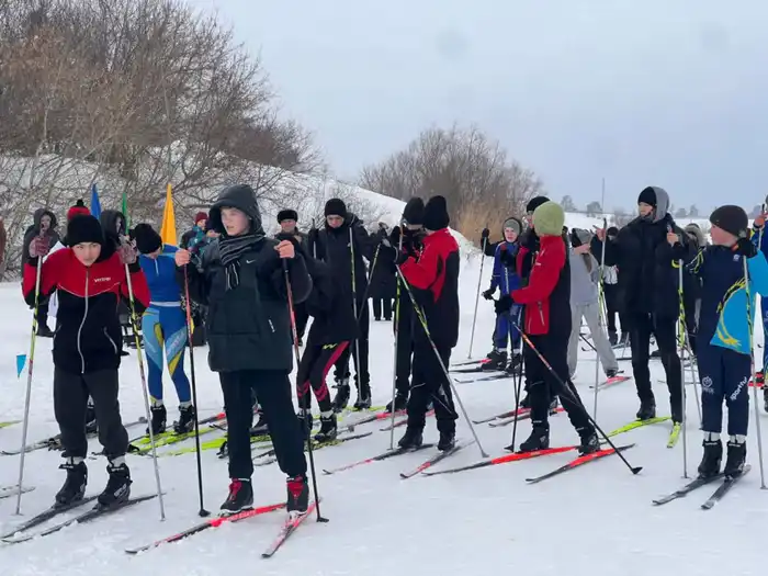 Акмолинцы поддержали участников зимней Олимпиады лыжным забегом (8)