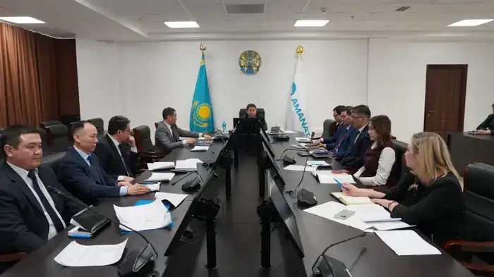 Прием граждан в общественной приемной партии «AMANAT» провел министр сельского хозяйства (2)