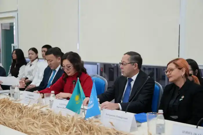 «Экономь воду — спаси будущее!»: в Астане прошел экочас для студентов колледжей (2)