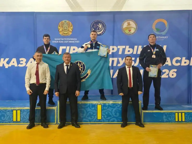 Карагандинский спасатель обновил рекорд страны по гиревому спорту (2)