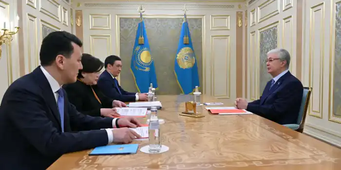 Обсуждение изменений в Конституции: президент слушает мнение граждан Астане