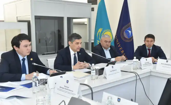 Минэнерго и КазНУ обсудили создание Отраслевого центра технологических компетенций в ТЭК (6)