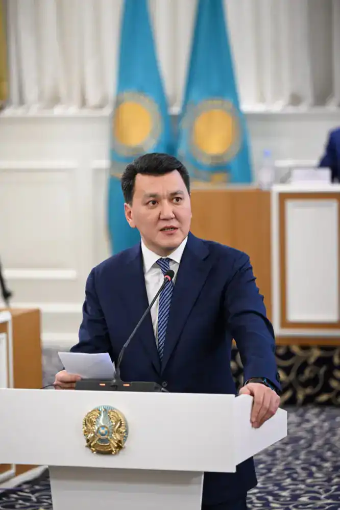 Заседание комиссии по Конституционной реформе ясность норм высшее образование тенге Астане