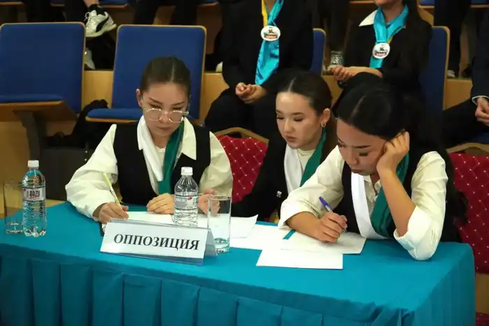 «Закон и порядок – путь честного гражданина»: в Астане прошли дебаты (5)