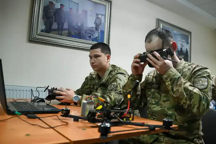 В Казахстане началась подготовка операторов дронов для Сухопутных войск Астане