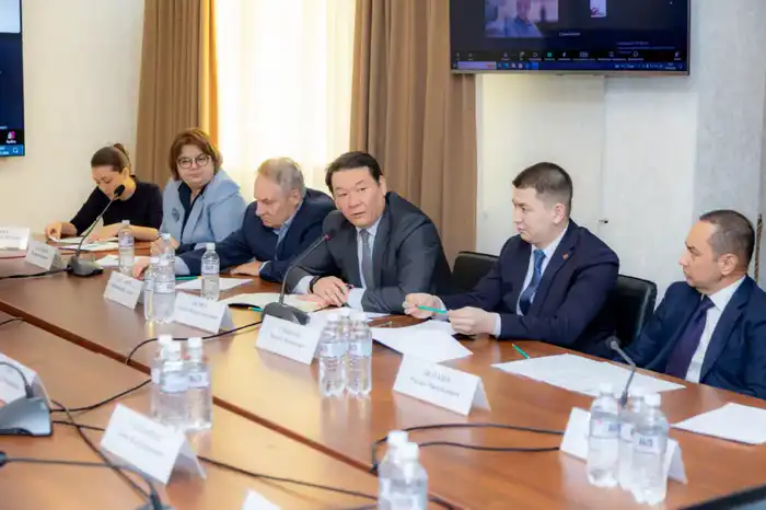 Арман Шаккалиев провёл первое заседание обновлённого Общественного совета (2)
