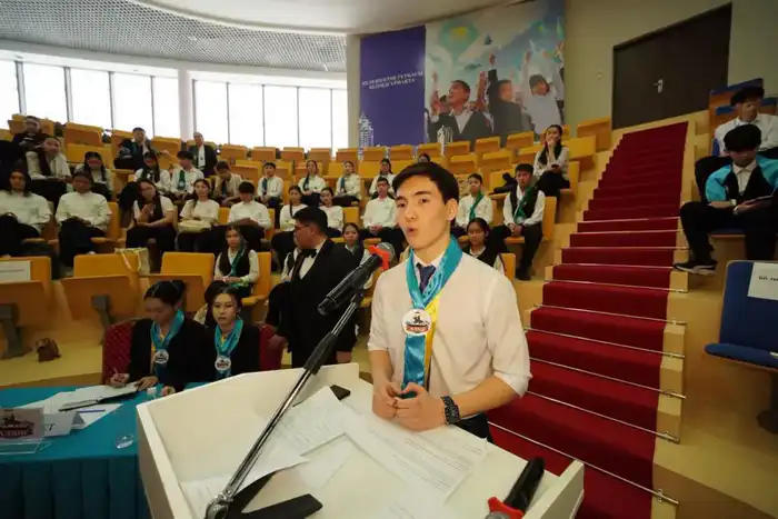 «Закон и порядок – путь честного гражданина»: в Астане прошли дебаты (8)