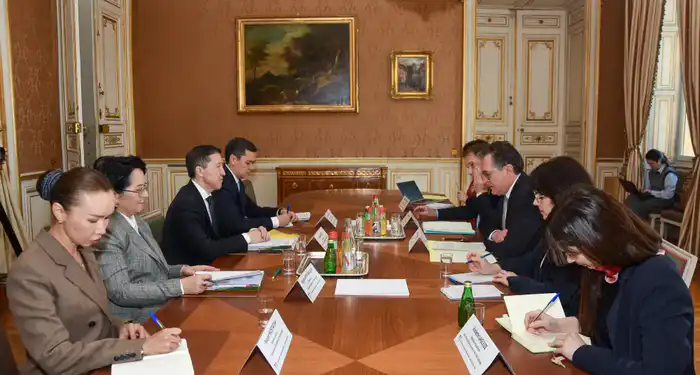 Переговоры Казахстана и Франции по экономике экологии и образованию Астане