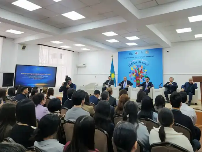 Круглый стол по волонтерству: Артур Ластаев подчеркивает конституционную ценность инициатив Астане