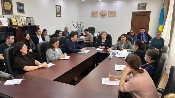 Астана: законодатели закладывают кирпичи в основу новой Конституции, защищая семейные ценности и социальные права Астане