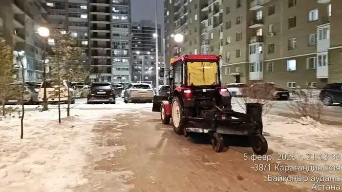 Гололед и обильные осадки в Астане: спасатели обратились с предупреждением к горожанам (6)