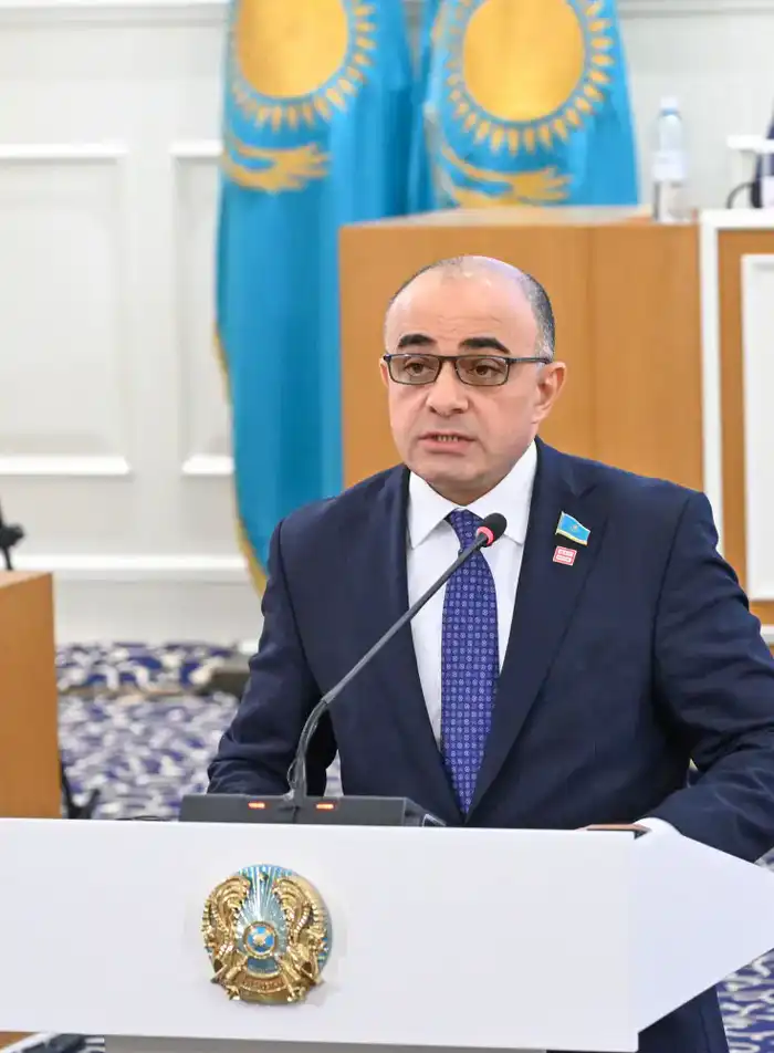 Поддержка Народной партии Казахстана новой Конституции: важный шаг к 'Справедливому Казахстану' Астане