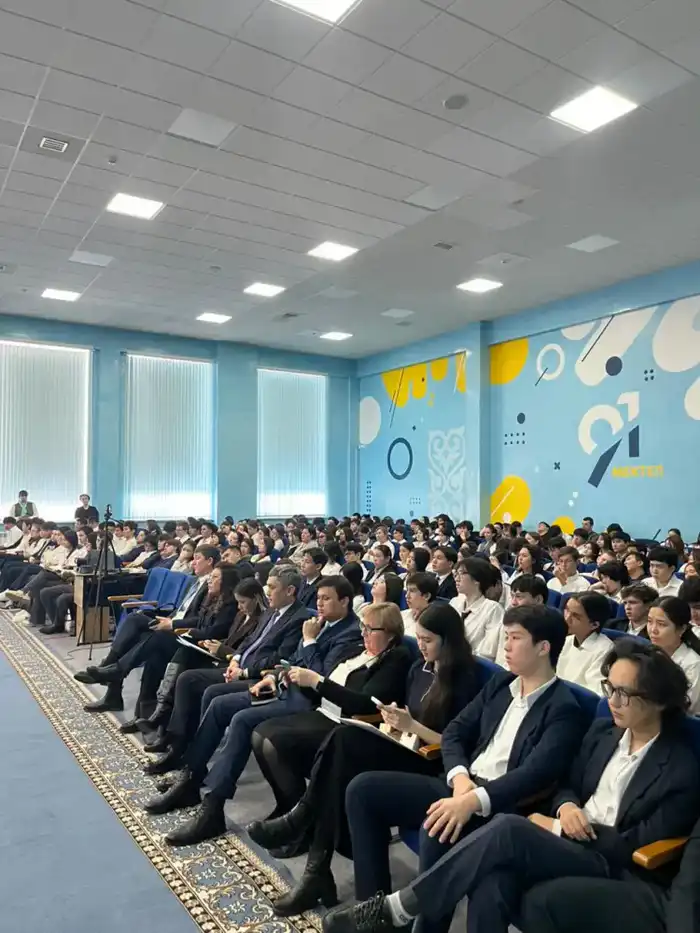 «Экономь воду — сохраняй будущее»: в столице прошел единый эко-час (5)