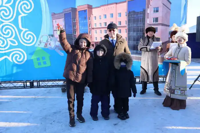 В микрорайоне «Астана» ключи от новых квартир получили 43 семьи (5)