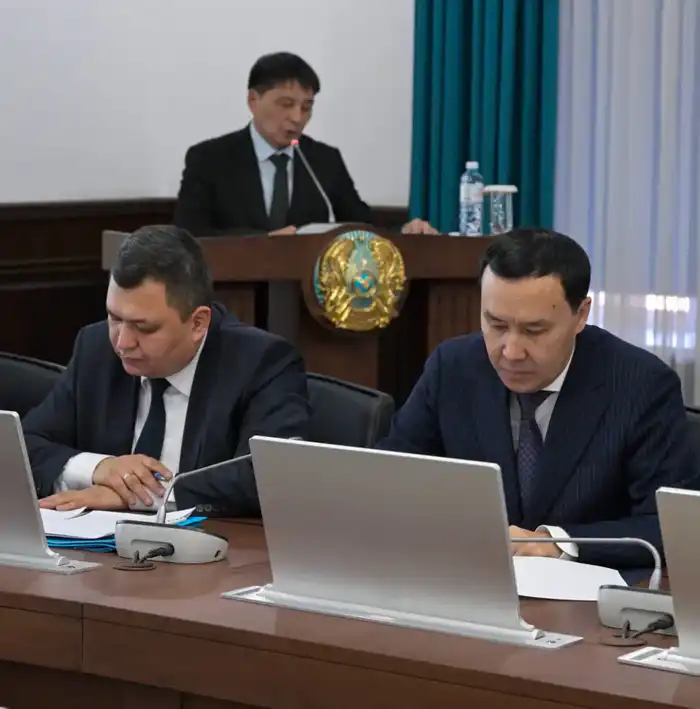 В акимате области подвели итоги работы здравоохранения за 2025 год и обсудили развитие зимних видов спорта (4)