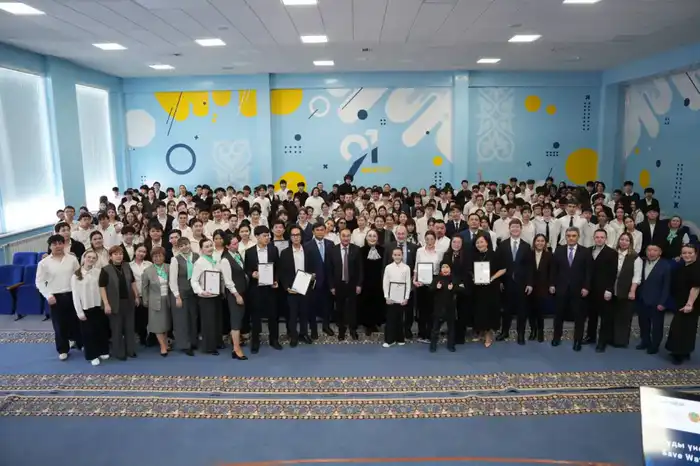 Школьники и студенты колледжей Астаны, Павлодарской, Восточно-Казахстанской областей и области Абай приняли участие в экочасе на тему водосбережения «Экономь воду – сохраняй будущее!» (6)