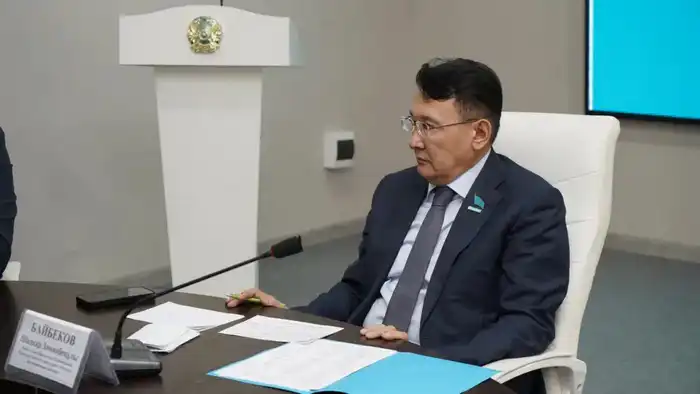 В ОБЛАСТИ АБАЙ СОСТОЯЛСЯ ДИАЛОГ ШАЛКАРА БАЙБЕКОВА С ДИРЕКТОРАМИ КОЛЛЕДЖЕЙ ПО ПРОЕКТУ КОНСТИТУЦИИ (7)