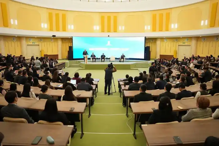 Новая Конституция Казахстана: путь к справедливому и эффективному государству Астане