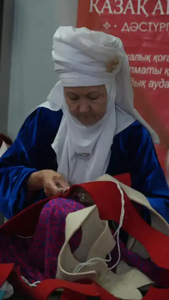 В Алматы строят 110-метровый сырмак для Книги рекордов Гиннесса Астане