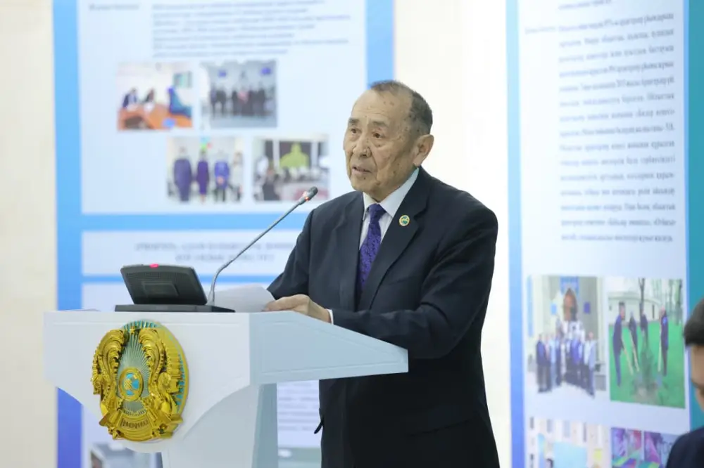 Ербол Карашукеев встретился с представителями НПО (3)