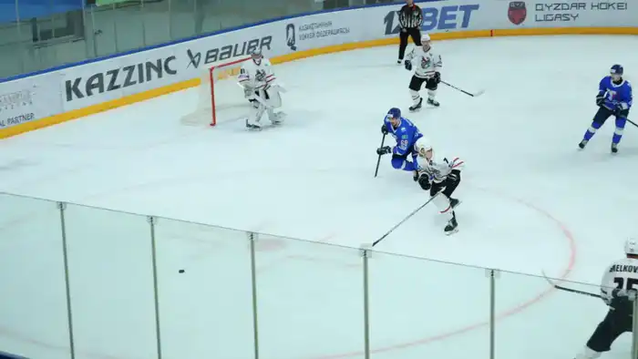 Хоккейная команда «Торпедо» в чемпионате Казахстана обыграла «Горняк» (4)