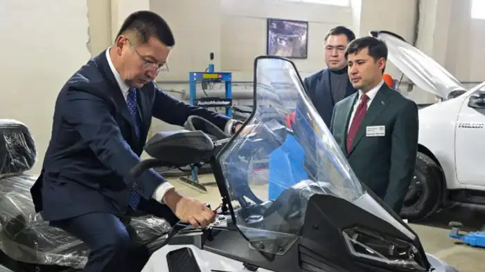 Чиновники Казахстана в феврале: от Акимов на квадроциклах до министров без секретов Астане