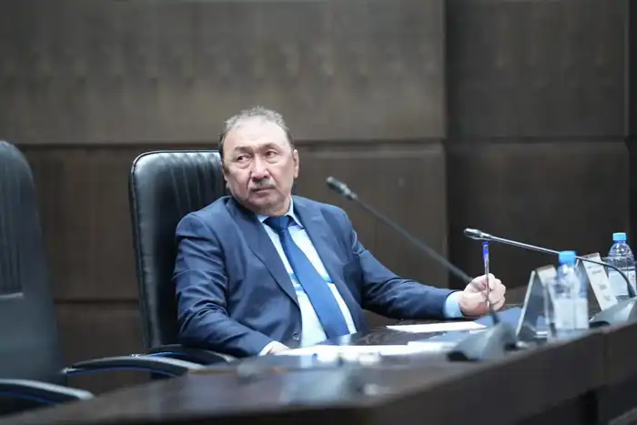 Встреча Дархана Жазықбая с сотрудниками Комитета госказначейства обсуждение инициатив по улучшению госслужбы Астане