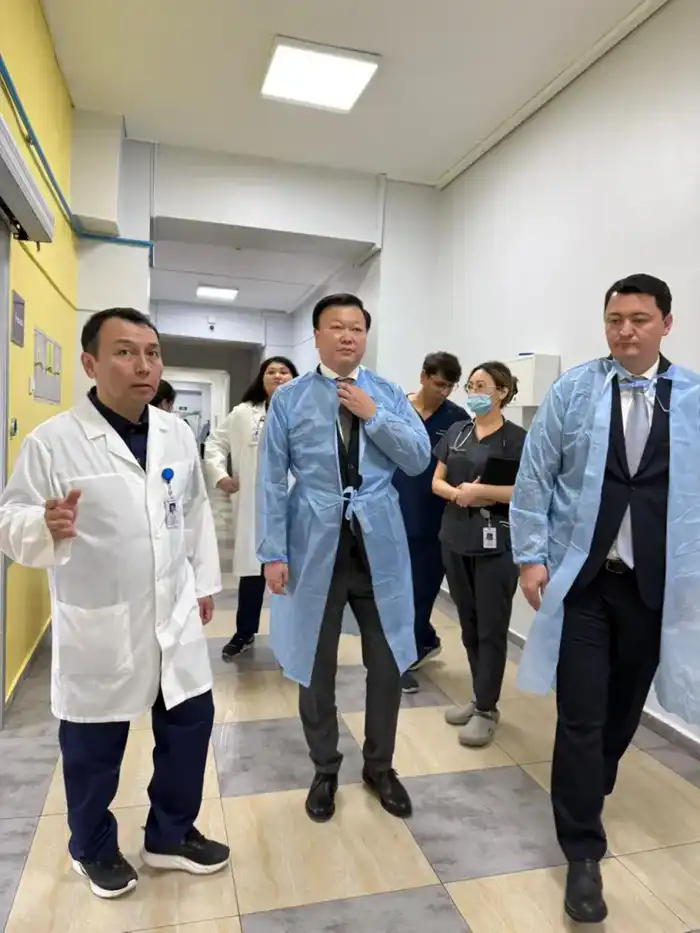 Алексей Цой ознакомился с передовыми технологиями кардиохирургии в Алматы Астане