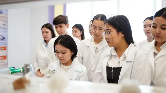Ученые Utebayev University открыли новую международную лабораторию (2)
