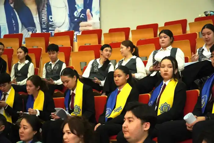 «Закон и порядок – путь честного гражданина»: в Астане прошли дебаты (9)