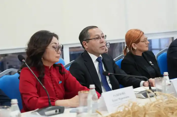 Студенты колледжей Астаны и Северо-Казахстанской области участвуют в экочасе по водосбережению Астане