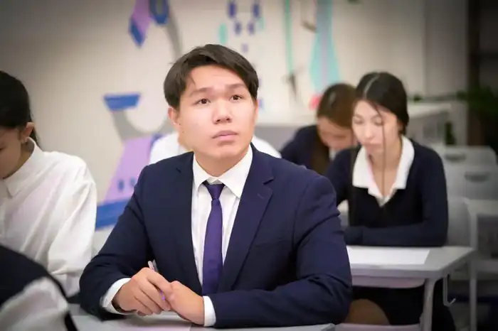 В Астане ученики учатся без смартфонов: положительные результаты и улучшение концентрации на занятиях Астане