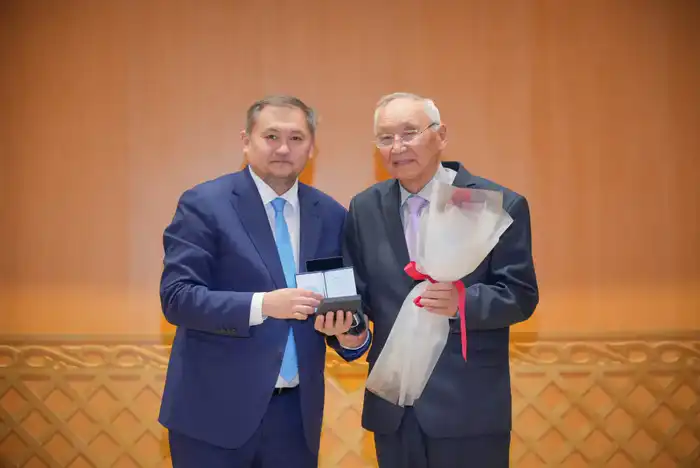 В Алматы наградили лучших представителей науки и высшего образования (6)