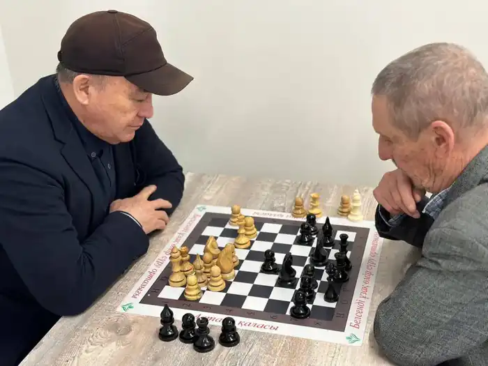Шашки в Астане: пенсионеры показывают класс! Астане