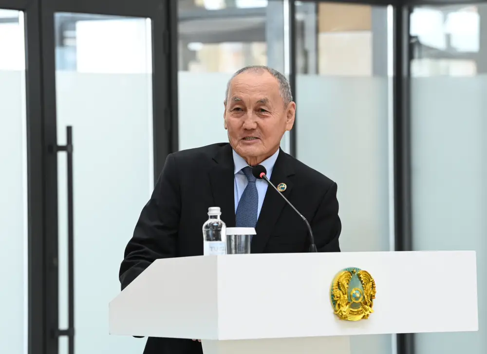 Глава региона встретился с ветеранами и представителями интеллигенции (6)