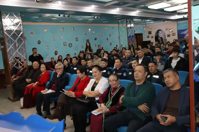 Культурное единство: вечер, посвященный 95-летию Мукагали Макатаева, собрал поэтов и молодежь для почитания наследия казахской литературы Астане