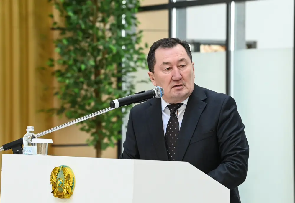 Глава региона встретился с ветеранами и представителями интеллигенции (9)