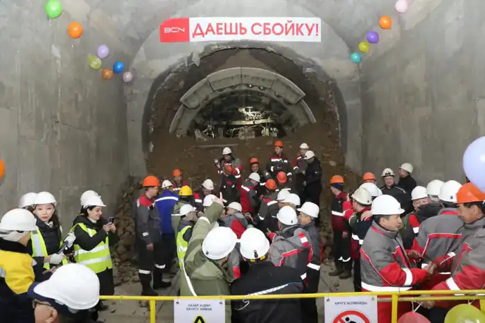 В Алматы завершена пробивка тоннелей до новой станции метро (2)