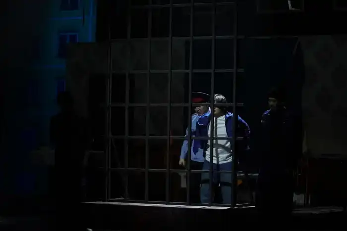 Спектакль о выборах для подростков в столице Астане